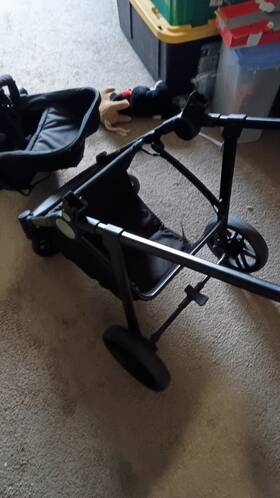 Baby Joy 82411011010 Chicco Bravo Travel System 3-wheel Folding Stroller Adjustable Handle Black