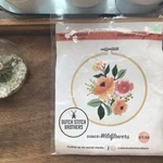 Dutch Stitch Brothers Embroidery Kit 6" Wildflowers Printed Fabric With Woode. Fixed Price $8.50.